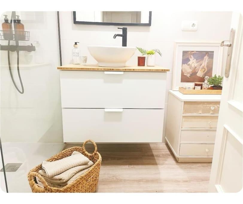 Centrico Con Parking Y Wifi Gratis Apartment